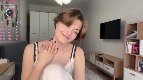 Snapshot of florenceheatly chatting on June 2026 10:30:02 AM Flora online show from June 2026 10:30:02 AM