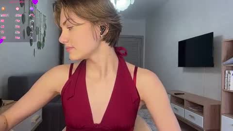 Snapshot of florenceheatly chatting on June 2026 11:35:02 AM Flora online show from June 2026 11:35:02 AM