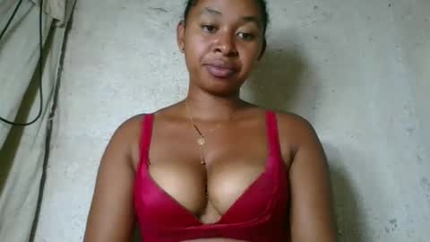 florencia011 online show from April 2026 06:28:01 PM