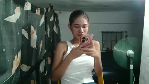 florloversweet1 online show from April 2026 04:44:01 PM