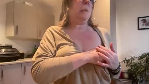 flossyishot online show from January 2025 10:23:01 PM