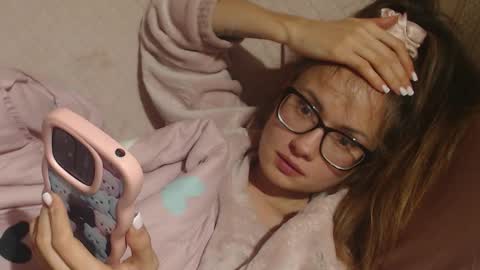 say meow and send tip  online show from November 2025 06:32:01 PM