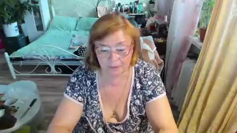 Snapshot of flowerlover8 chatting on June 2026 05:57:01 PM Flowerlower online show from June 2026 05:57:01 PM