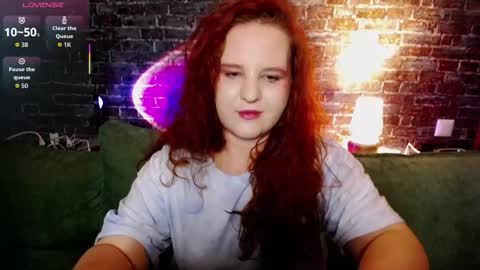 FlowerOfFreedom online show from December 2025 09:11:01 PM