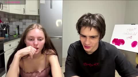 flowerscouple online show from March 2026 10:26:01 PM