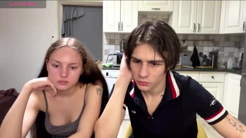 flowerscouple online show from March 2026 10:16:01 PM