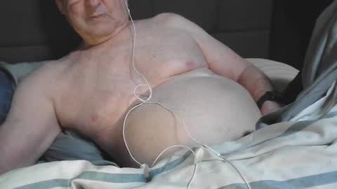 Snapshot of flshowman chatting on February 2025 01:30:02 AM FLshowman online show from February 2025 01:30:02 AM