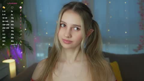 Adeline online show from December 2024 08:33:02 AM