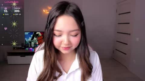 Snapshot of fluffy_rose chatting on September 2025 02:28:02 AM Rose online show from September 2025 02:28:02 AM