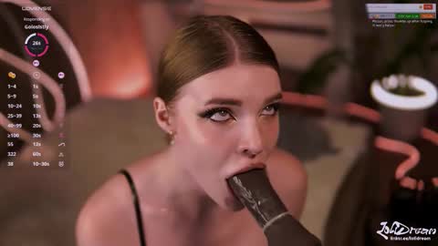 Snapshot of fluffyellie chatting on September 2025 04:18:01 PM ask me online show from September 2025 04:18:01 PM
