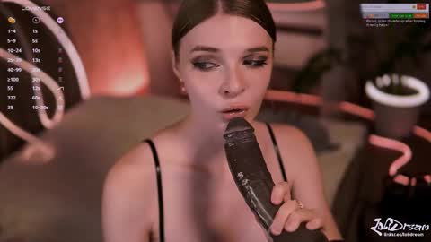 Snapshot of fluffyellie chatting on September 2025 02:52:01 PM ask me online show from September 2025 02:52:01 PM