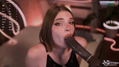 Snapshot of fluffyellie chatting on September 2025 01:56:02 PM ask me online show from September 2025 01:56:02 PM