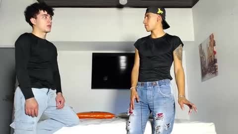 flyckers online show from November 2025 09:46:02 PM