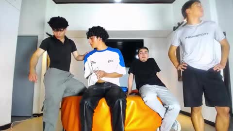 flyckers online show from November 2025 09:42:02 PM