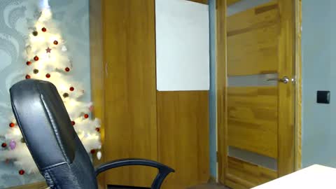 Molli  Ready for any play with you. Hottest show in pvt  Help a student earn big tokens  online show from December 2024 04:11:02 PM