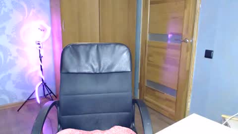 Molli  Ready for any play with you. Hottest show in pvt  Help a student earn big tokens  online show from February 2025 05:53:01 PM