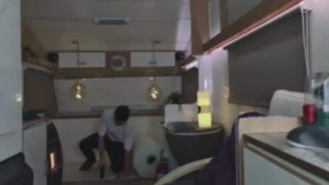 independent model online show from December 2025 06:46:02 PM