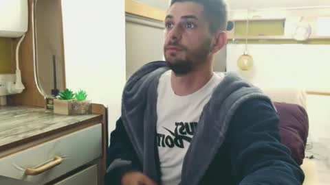 independent model online show from April 2026 06:54:02 PM