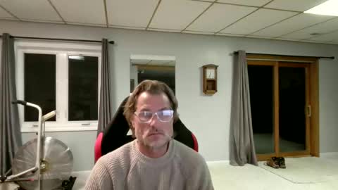 foodforcatfists online show from February 2026 05:35:01 AM