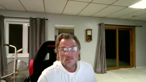 foodforcatfists online show from April 2026 04:54:02 AM