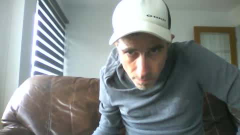 fouraide42 online show from November 2025 06:35:01 PM