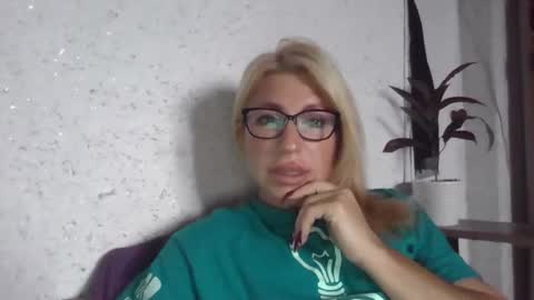 Snapshot of fox_red_lady7 chatting on October 2025 07:26:02 AM fox_red_lady7 online show from October 2025 07:26:02 AM