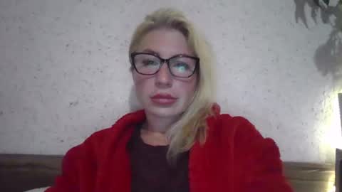 Snapshot of fox_red_lady7 chatting on October 2025 07:01:02 PM fox_red_lady7 online show from October 2025 07:01:02 PM