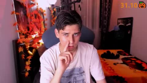 Foxicfu online show from October 2025 06:08:01 PM