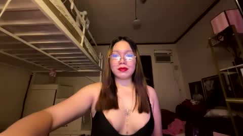 Snapshot of foxieeealona chatting on May 2026 06:51:02 AM Alicia Baby online show from May 2026 06:51:02 AM