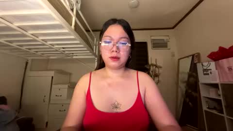 Snapshot of foxieeealona chatting on May 2026 06:43:02 AM Alicia Baby online show from May 2026 06:43:02 AM