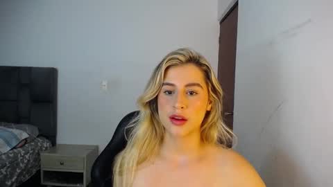 Snapshot of foxvalerin chatting on September 2025 11:12:02 AM Valerin. online show from September 2025 11:12:02 AM