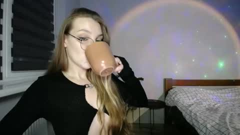 foxxialice online show from November 2025 05:46:01 PM