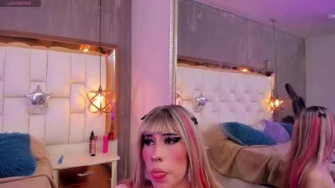 Foxxy  online show from April 2026 09:39:33 PM