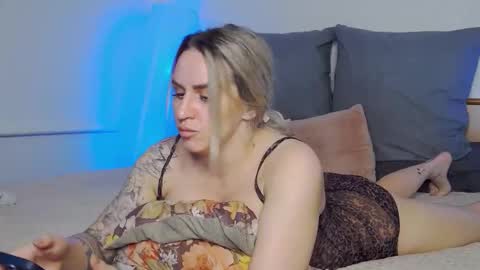 Foxy Kimmi online show from April 2026 06:22:02 AM