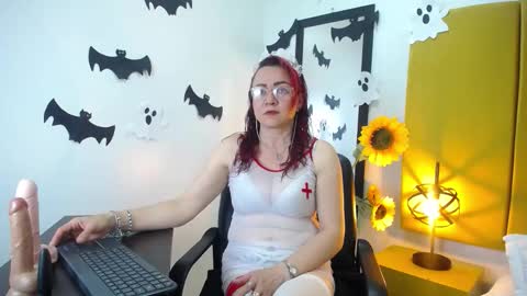 Foxy miilf online show from October 2025 12:51:01 PM