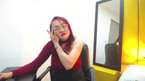 Foxy miilf online show from December 2025 01:08:01 PM