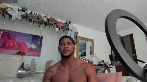 Snapshot of fraiderbrown chatting on January 2025 05:33:01 PM IM FRAIDER online show from January 2025 05:33:01 PM