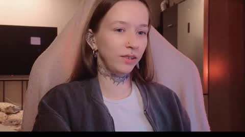 fran_bow online show from February 2026 08:07:02 PM