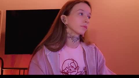 fran_bow online show from April 2026 05:42:02 PM