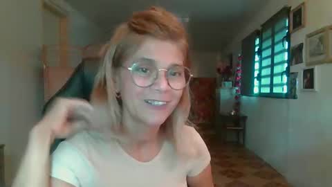 francelune online show from January 2026 12:31:02 PM