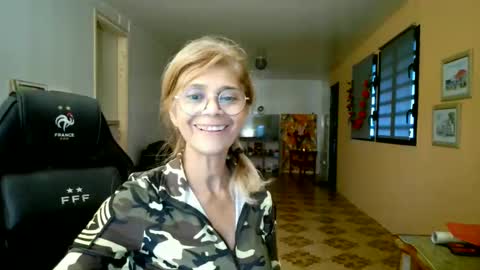 francelune online show from April 2026 02:03:02 PM