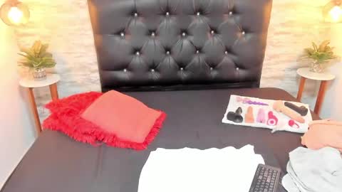 Snapshot of francesca_bbw chatting on April 2026 03:13:02 AM online show from April 2026 03:13:02 AM