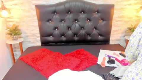Snapshot of francesca_bbw chatting on May 2026 03:14:02 AM online show from May 2026 03:14:02 AM