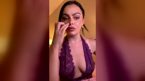 Snapshot of francesca_xo chatting on July 2026 10:38:01 PM Francesca online show from July 2026 10:38:01 PM
