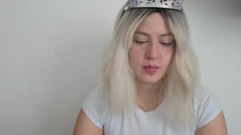 Francesca online show from December 2025 01:31:02 PM