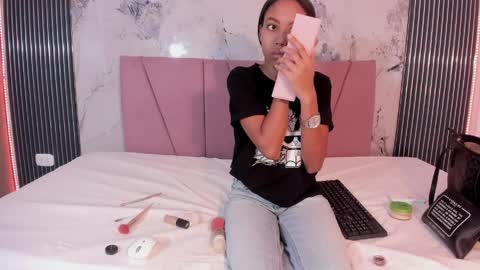 Laura online show from April 2026 12:24:01 PM