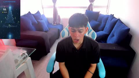 Snapshot of franco_rizzo01 chatting on December 2024 07:25:02 PM frank online show from December 2024 07:25:02 PM