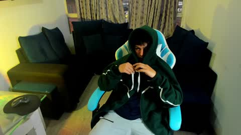 Snapshot of franco_rizzo01 chatting on January 2025 10:40:01 PM frank online show from January 2025 10:40:01 PM