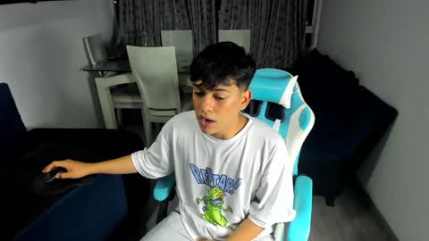 Snapshot of franco_rizzo01 chatting on February 2025 11:24:01 PM frank online show from February 2025 11:24:01 PM