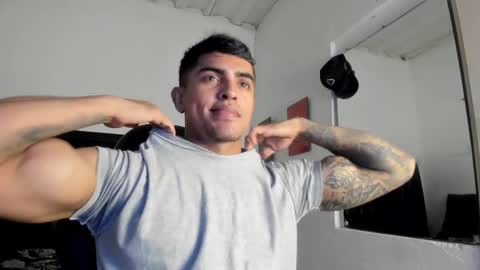 Snapshot of franco_ruiz_ chatting on February 2025 02:20:02 AM franco online show from February 2025 02:20:02 AM